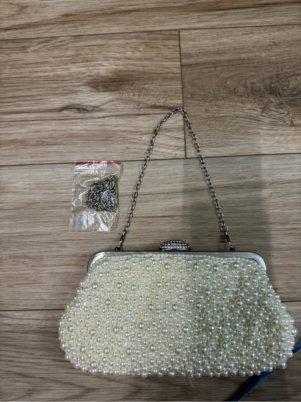Pearl Clutch Bag - Picture 4 of 6
